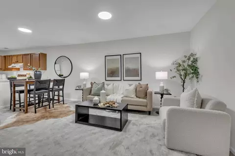 5702 Brewer House Cir #T-2-12, North Bethesda, MD 20852