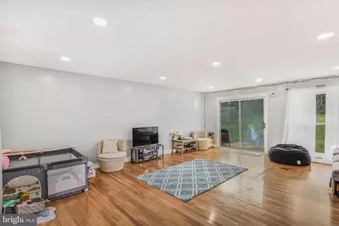 Living - 4416 Mahan Rd, Silver Spring, MD 20906 photo 5 of 5