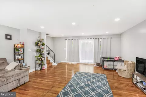 Living - 4416 Mahan Rd, Silver Spring, MD 20906 photo 4 of 5