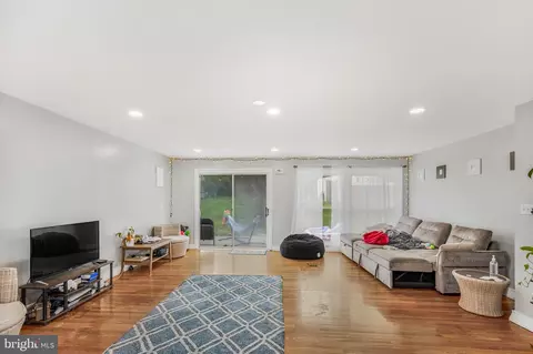 Living - 4416 Mahan Rd, Silver Spring, MD 20906 photo 3 of 5