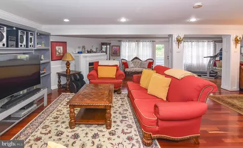 Living - 3702 May St, Silver Spring, MD 20906 photo 3 of 4
