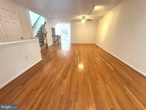 Living - 15110 Deer Valley Ter, Silver Spring, MD 20906 photo 3 of 10