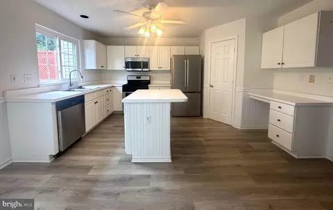 Entry Way - 15110 Deer Valley Ter, Silver Spring, MD 20906 photo 2 of 4