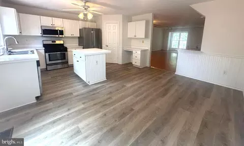 Entry Way - 15110 Deer Valley Ter, Silver Spring, MD 20906 photo 3 of 4