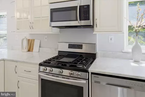 Kitchen - 8715 Geren Rd, Silver Spring, MD 20901 photo 4 of 6