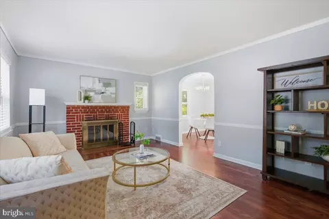 Living - 8715 Geren Rd, Silver Spring, MD 20901 photo 1 of 3