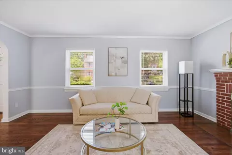 Living - 8715 Geren Rd, Silver Spring, MD 20901 photo 3 of 3