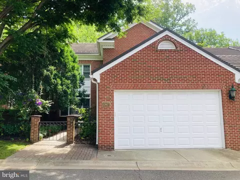 10807 Hidden Trail Ct, Potomac, MD 20854