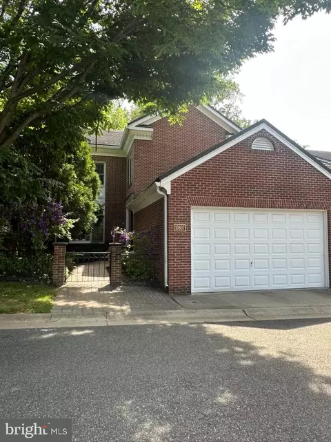 10807 Hidden Trail Ct, Potomac, MD 20854