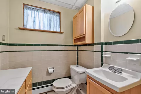 Bath - 14604 Peach Orchard Rd, Silver Spring, MD 20905 photo 3 of 3
