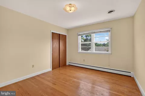 Bedroom - 14604 Peach Orchard Rd, Silver Spring, MD 20905 photo 3 of 4