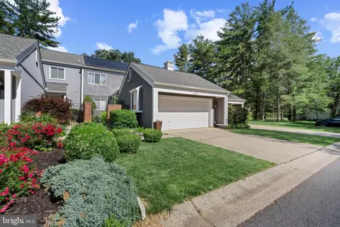 20668 Highland Hall Dr, Gaithersburg, MD 20886