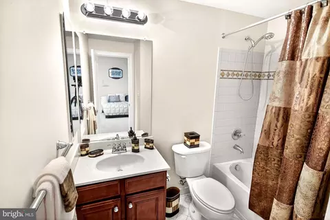 Bath - 15512 Mount Nebo Rd, Poolesville, MD 20837 photo 6 of 6
