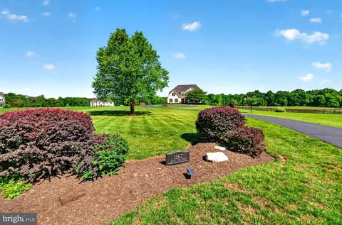 Exterior - 15512 Mount Nebo Rd, Poolesville, MD 20837 photo 3 of 30