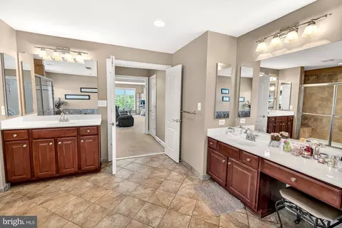 Entry Way - 15512 Mount Nebo Rd, Poolesville, MD 20837 photo 12 of 15