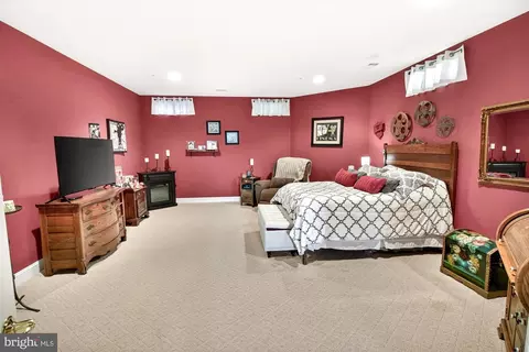 Bedroom - 15512 Mount Nebo Rd, Poolesville, MD 20837 photo 9 of 9