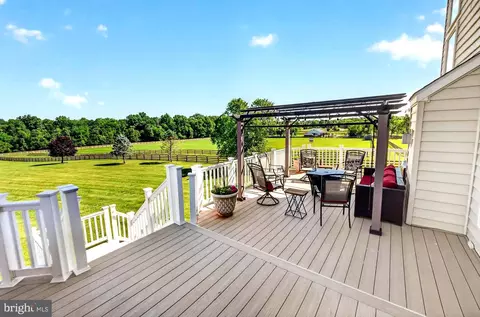 Exterior - 15512 Mount Nebo Rd, Poolesville, MD 20837 photo 13 of 30