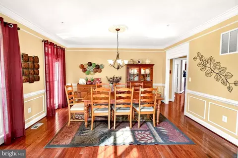 Dining - 15512 Mount Nebo Rd, Poolesville, MD 20837 photo 5 of 5