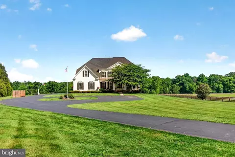 Exterior - 15512 Mount Nebo Rd, Poolesville, MD 20837 photo 6 of 30