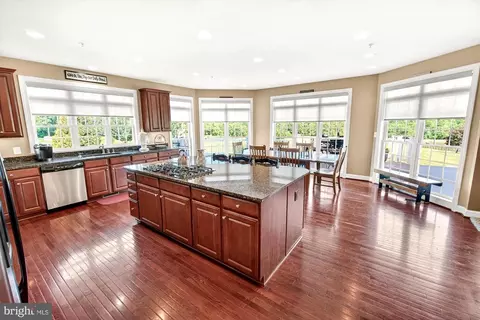 Kitchen - 15512 Mount Nebo Rd, Poolesville, MD 20837 photo 3 of 7