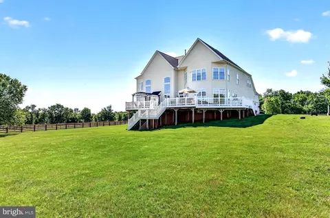 Exterior - 15512 Mount Nebo Rd, Poolesville, MD 20837 photo 9 of 30