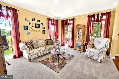 Living - 15512 Mount Nebo Rd, Poolesville, MD 20837 photo 2 of 2
