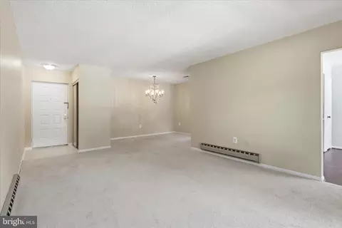 Living - 15300 Pine Orchard Dr #85-2E, Silver Spring, MD 20906 photo 2 of 3