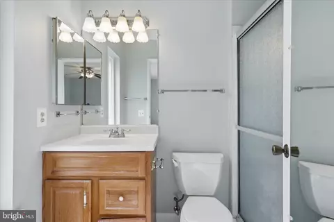 Bath - 15300 Pine Orchard Dr #85-2E, Silver Spring, MD 20906 photo 3 of 3
