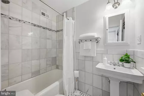 Bath - 8703 Reading Rd, Silver Spring, MD 20901 photo 3 of 4