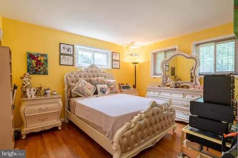 Bedroom - 512 Waterford Rd, Silver Spring, MD 20901 photo 2 of 3