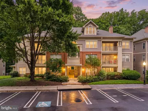 111 Timberbrook Ln #202, Gaithersburg, MD 20878