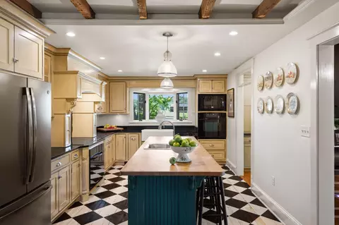 Kitchen - 18101 Cattail Rd, Poolesville, MD 20837 photo 1 of 6