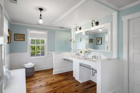 Bath - 18101 Cattail Rd, Poolesville, MD 20837 photo 4 of 5