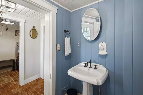 Bath - 18101 Cattail Rd, Poolesville, MD 20837 photo 1 of 5