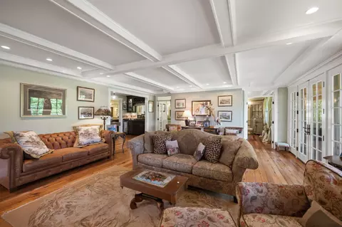 Living - 18101 Cattail Rd, Poolesville, MD 20837 photo 2 of 5