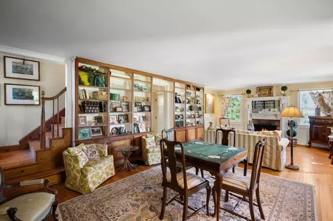 Living - 18101 Cattail Rd, Poolesville, MD 20837 photo 3 of 5