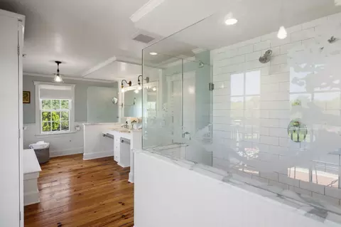 Bath - 18101 Cattail Rd, Poolesville, MD 20837 photo 3 of 5