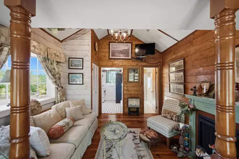 Living - 18101 Cattail Rd, Poolesville, MD 20837 photo 5 of 5