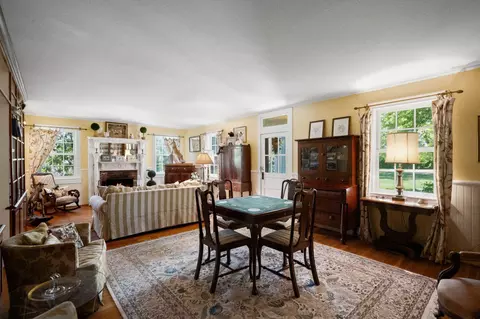 Living - 18101 Cattail Rd, Poolesville, MD 20837 photo 4 of 5