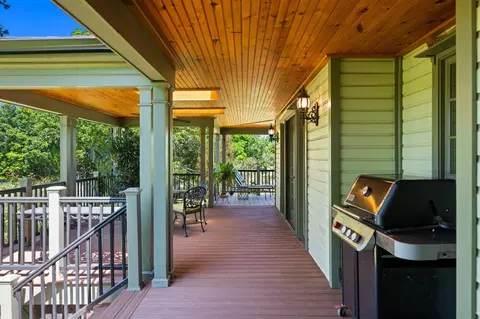 Exterior - 18101 Cattail Rd, Poolesville, MD 20837 photo 4 of 21