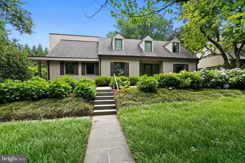 5515 Center St, Chevy Chase, MD 20815