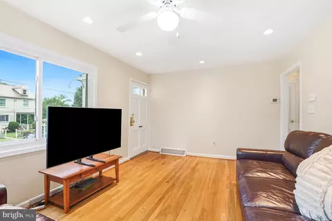 Living - 12311 Middle Rd, Silver Spring, MD 20906 photo 1 of 2