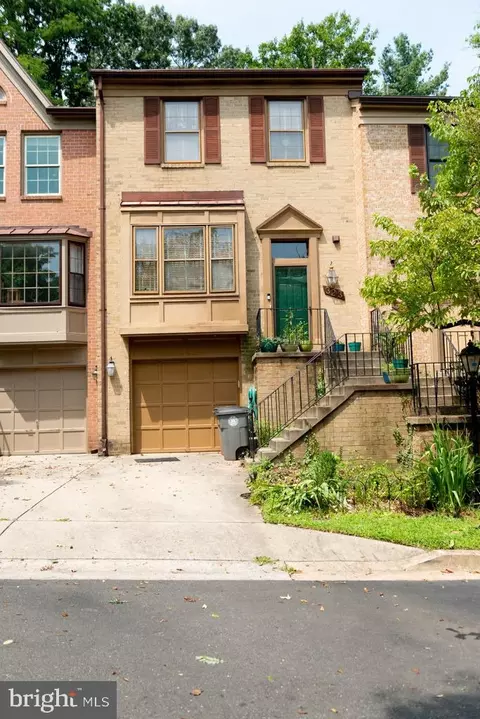 323 Lynn Manor Dr, Rockville, MD 20850