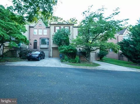323 Lynn Manor Dr, Rockville, MD 20850