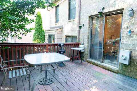 323 Lynn Manor Dr, Rockville, MD 20850