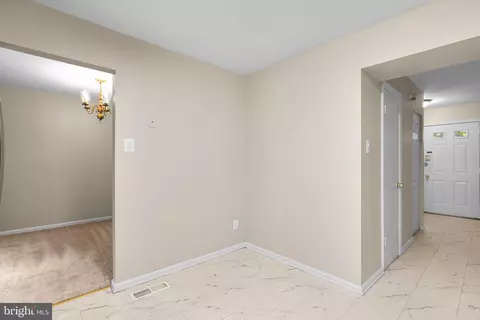 Entry Way - 2106 Carriage Square Pl, Silver Spring, MD 20906 photo 3 of 3