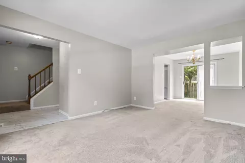 Living - 2106 Carriage Square Pl, Silver Spring, MD 20906 photo 4 of 4