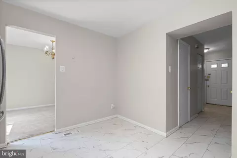 Entry Way - 2106 Carriage Square Pl, Silver Spring, MD 20906 photo 3 of 3