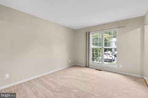 Entry Way - 2106 Carriage Square Pl, Silver Spring, MD 20906 photo 2 of 3