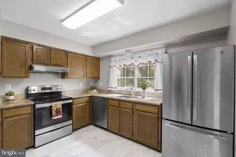 Kitchen - 2106 Carriage Square Pl, Silver Spring, MD 20906 photo 2 of 3